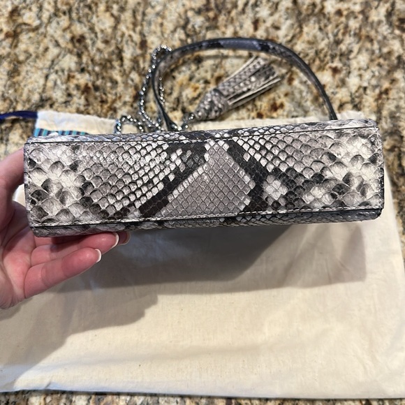 EUC Tory Burch Fleming handbag - cream and black snakeskin - Picture 5 of 11